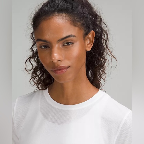 NWT Lululemon High Neck Run and Train Tee - Picture 4 of 5